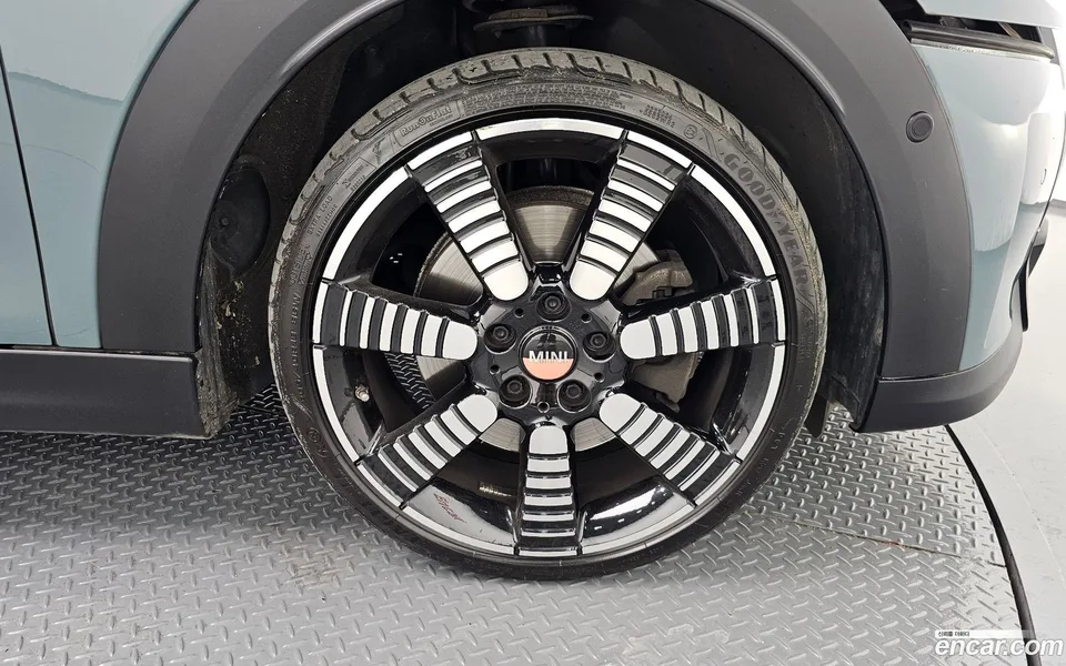 MINI Cooper S 5 2023 — миниатюра 5
