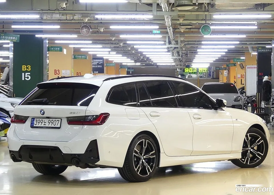 BMW 3 Series 320i M 2023 — миниатюра 2