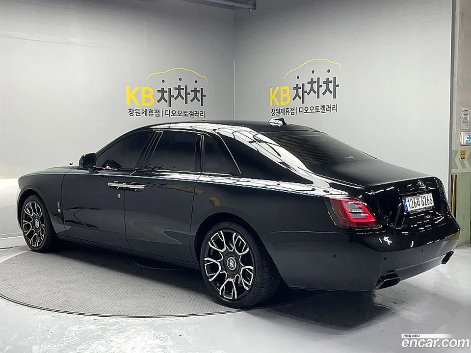 Rolls-Royce Ghost 6.7 V12 2023 — миниатюра 2