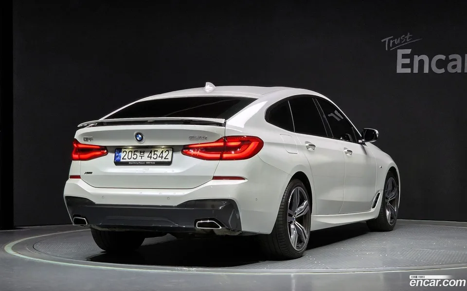 BMW 6 Series GT 630i xDrive M 2023 — миниатюра 2