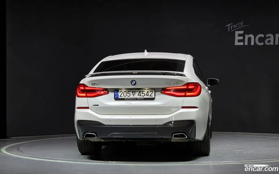 BMW 6 Series GT 630i xDrive M 2023 — миниатюра 4