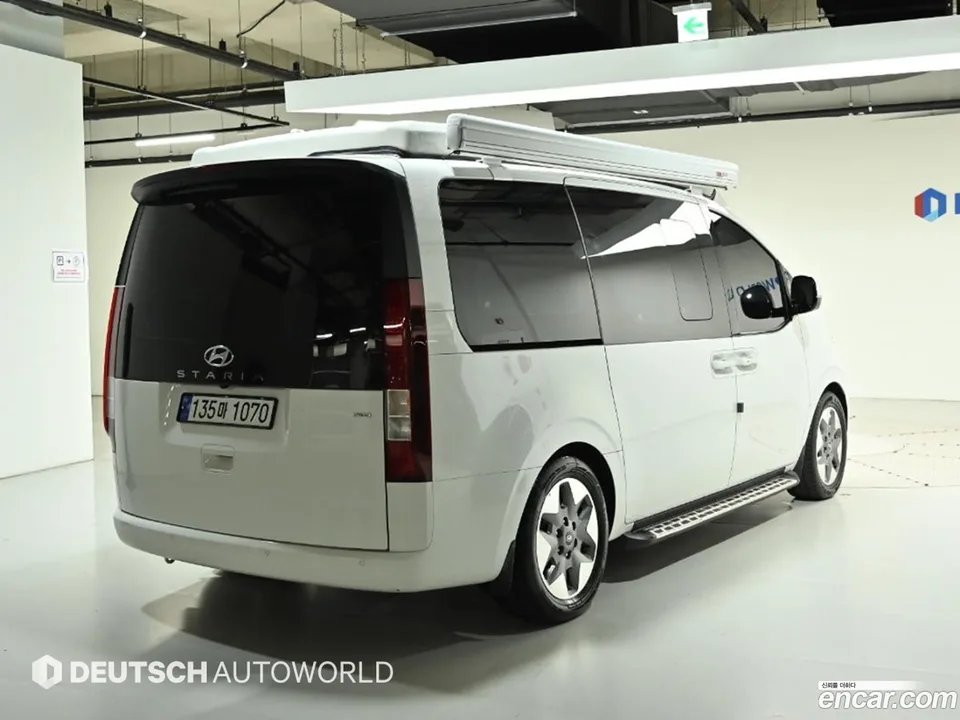 Hyundai Staria 4WD 2023 — миниатюра 2