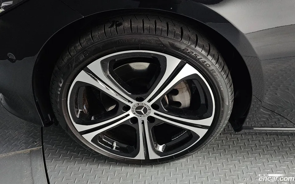 Mercedes-Benz C-Class C300 4MATIC 2023 — миниатюра 5