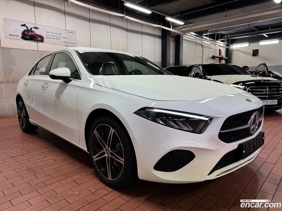 Mercedes-Benz A-Class A220 2025 — миниатюра 4