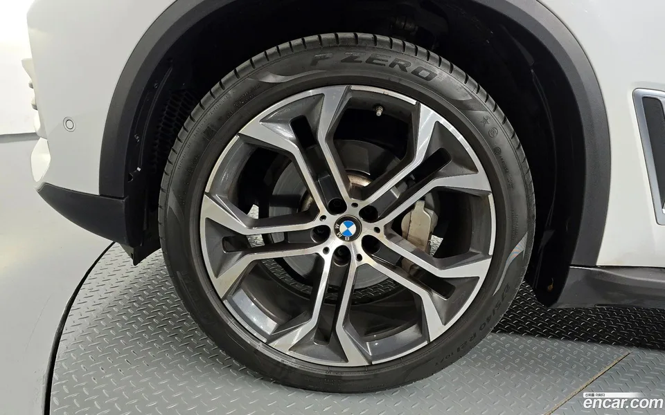 BMW X5 xDrive 40i xLine 2022 — миниатюра 5