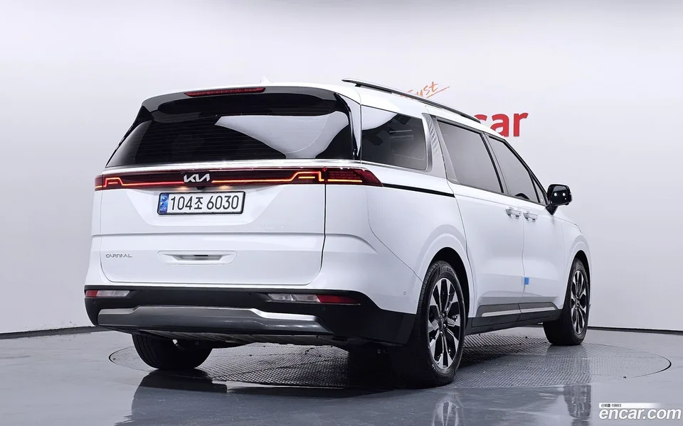 Kia Carnival 9 2022 — миниатюра 2