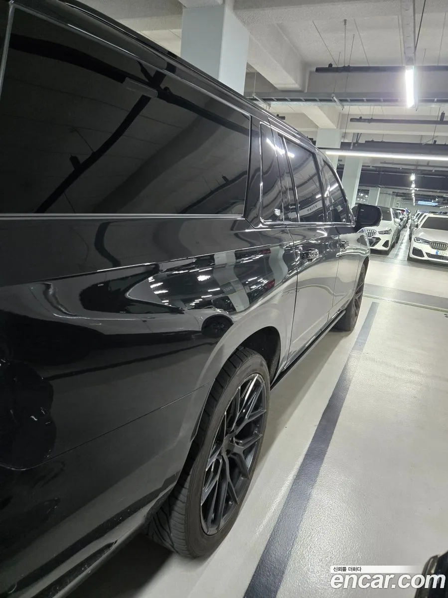 Cadillac Escalade 6.2 ESV 2023 — миниатюра 2