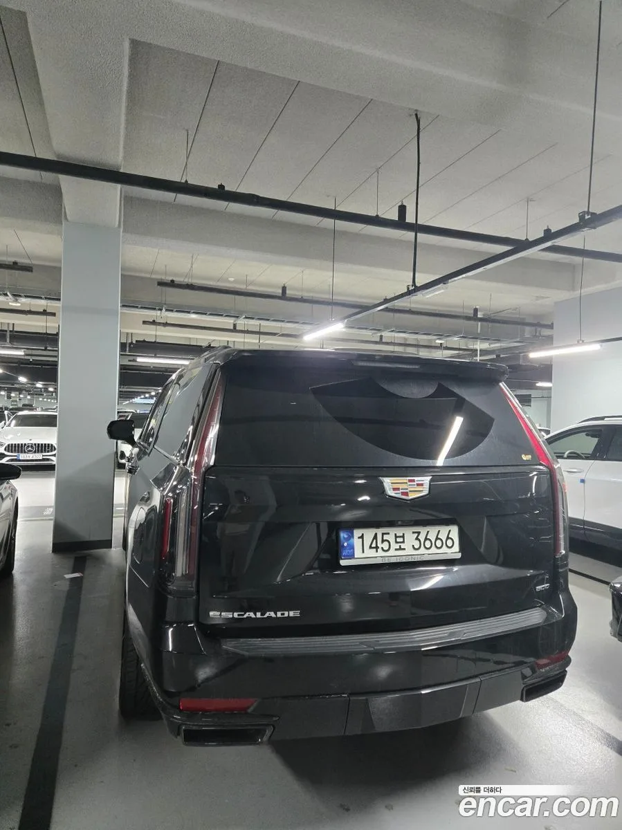 Cadillac Escalade 6.2 ESV 2023 — миниатюра 3
