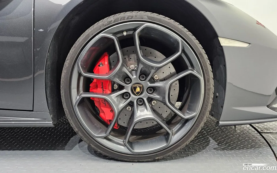 Lamborghini Huracan LP640-4 2023 — миниатюра 5