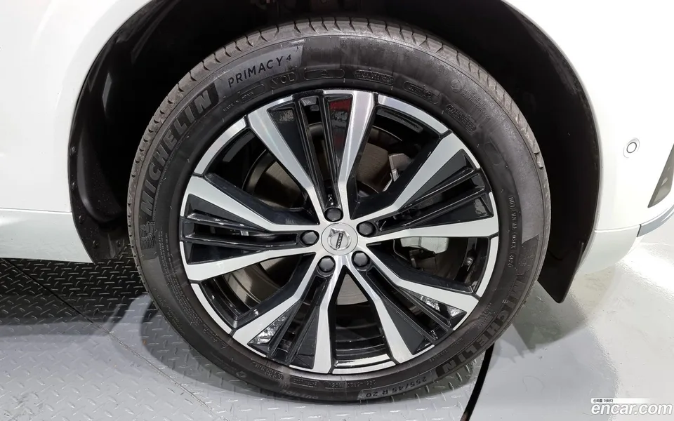 Volvo XC60 B6 2025 — миниатюра 5