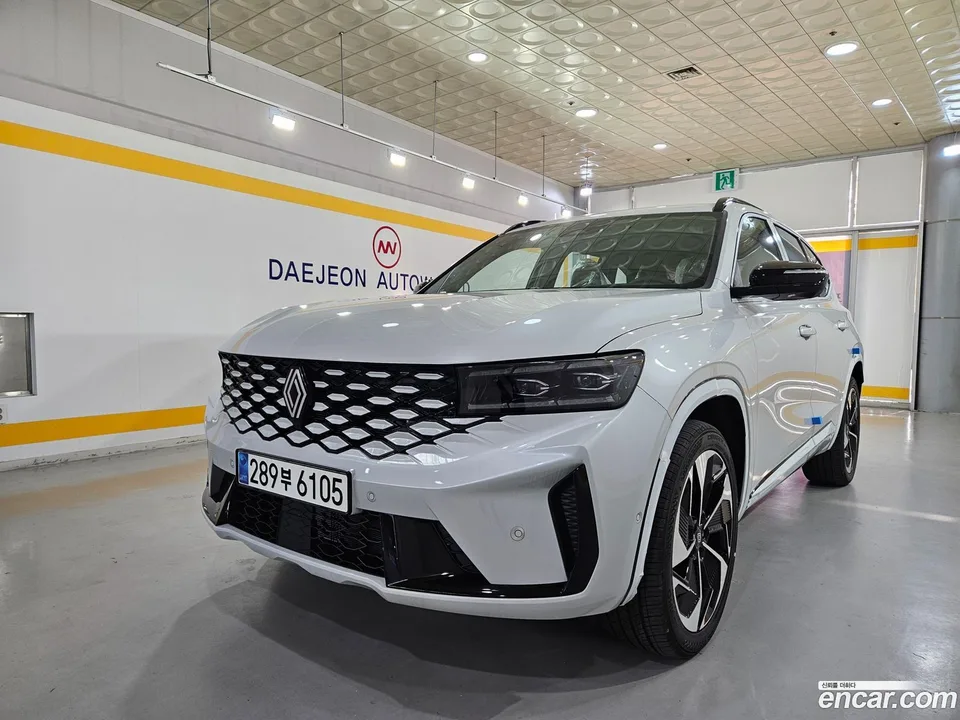 Renault Samsung Grand Koleos 1.5 E-TECH 2WD 2025 — фото 1, купить с доставкой в Москву