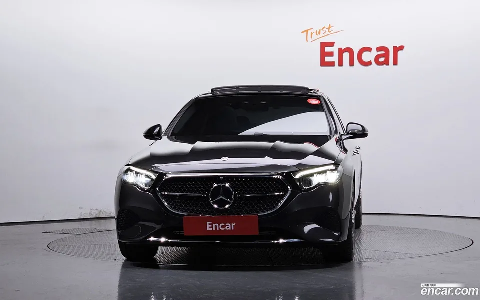 Mercedes-Benz E-Class E200 2025 — миниатюра 3