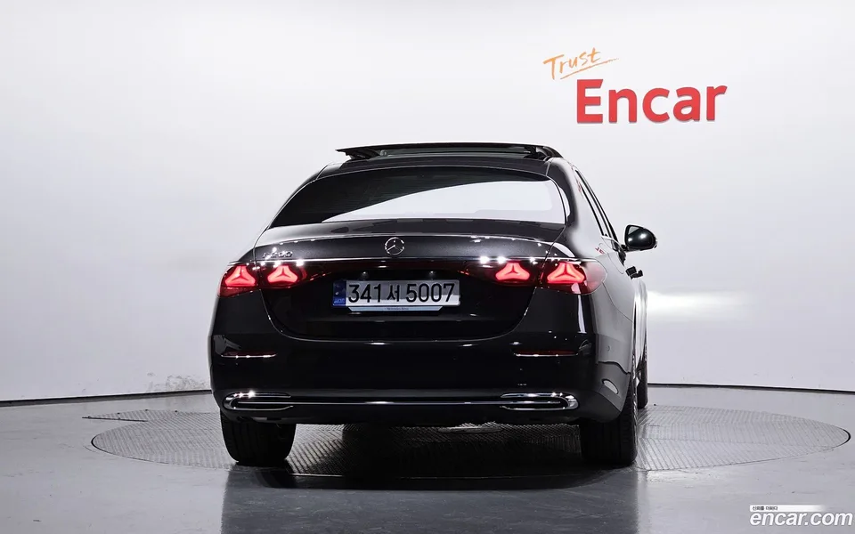 Mercedes-Benz E-Class E200 2025 — миниатюра 4