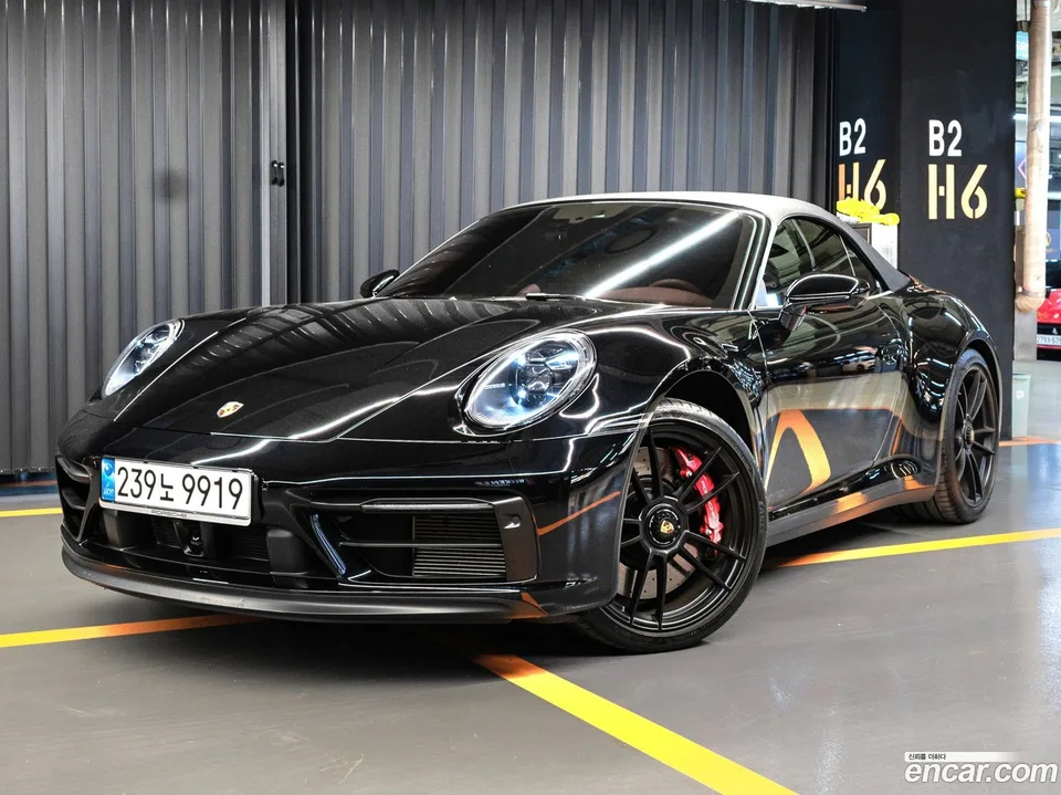 Porsche 911 (992) 4 GTS 2024 — миниатюра 2