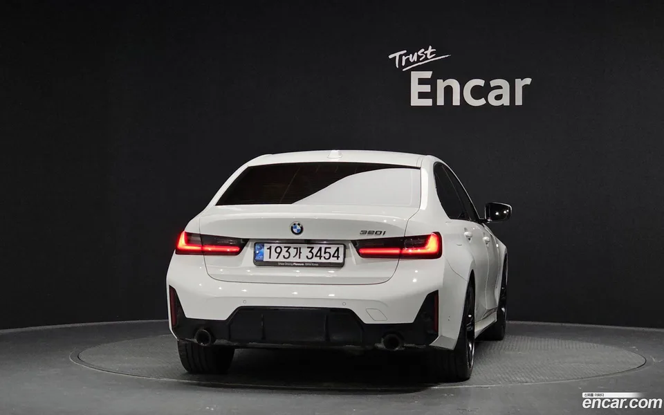 BMW 3 Series 320i M 2024 — миниатюра 4