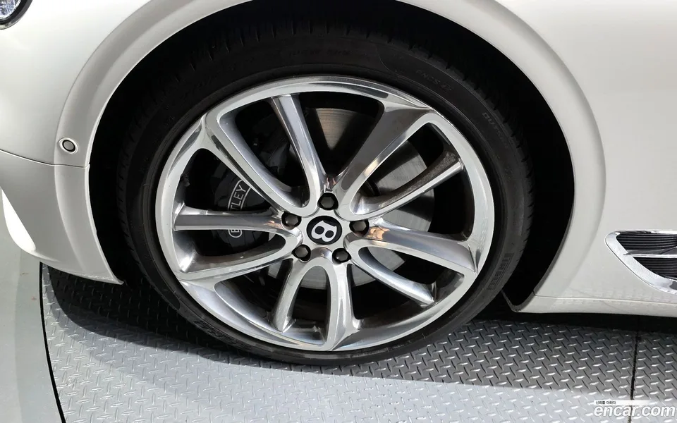 Bentley Continental GT 4.0 GT 2023 — миниатюра 5