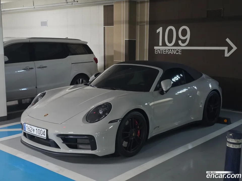 Porsche 911 (992) 4 GTS 2023 — миниатюра 2