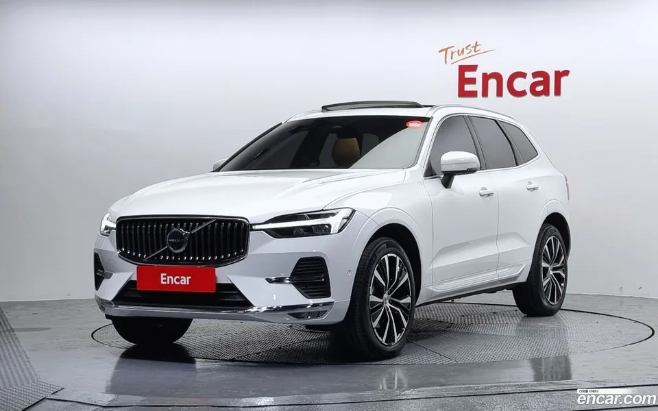 Volvo XC60 B6 2025 — фото 1, купить с доставкой в Москву