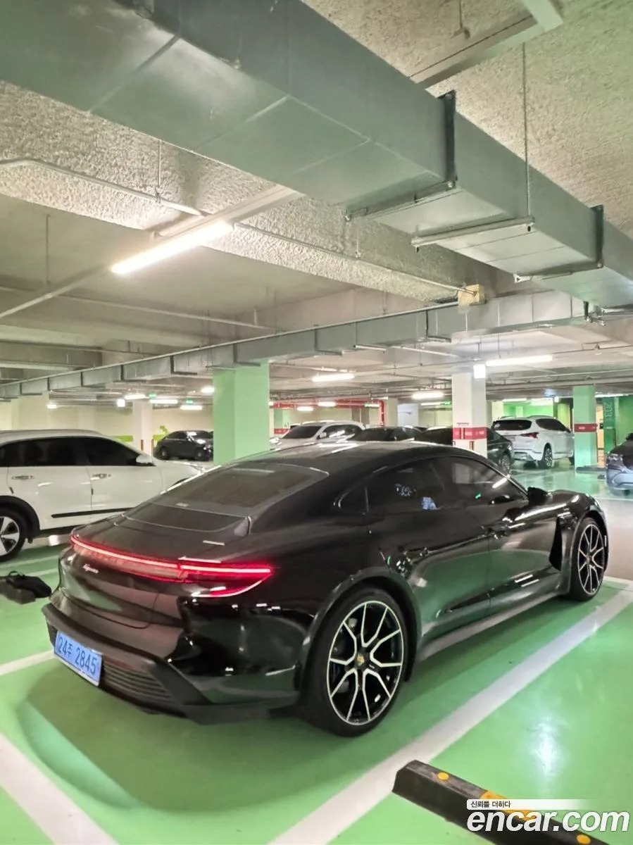 Porsche Taycan 2025 — миниатюра 5