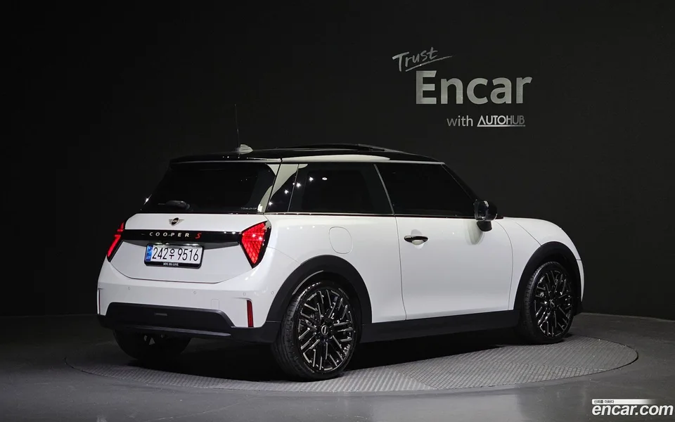 MINI Cooper S 2024 — миниатюра 2