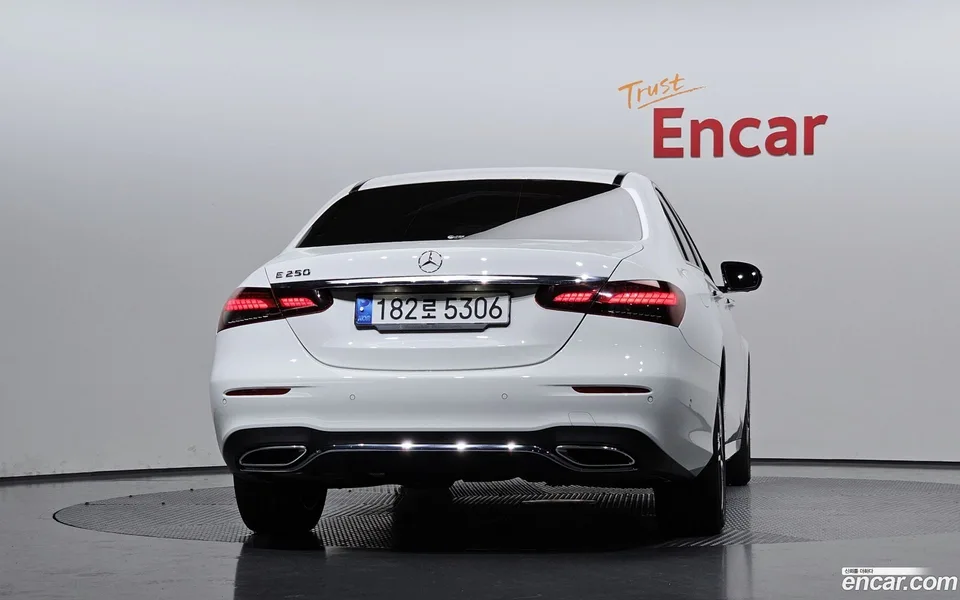 Mercedes-Benz E-Class E250 AMG Line 2022 — миниатюра 4