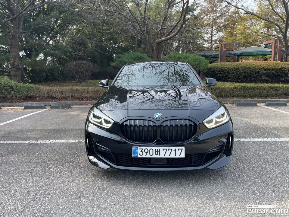 BMW 1 Series 120i M 2024 — фото 1, купить с доставкой в Москву