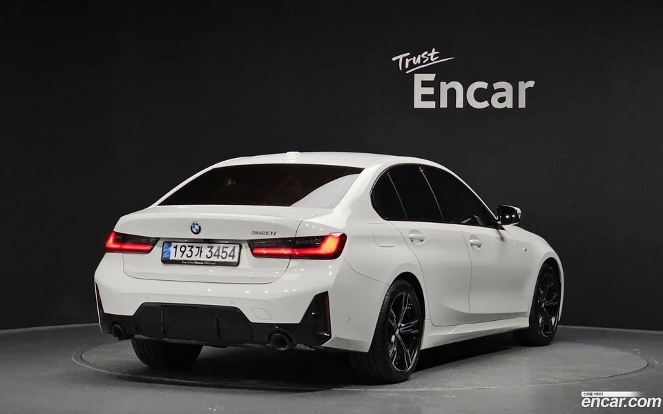 BMW 3 Series 320i M 2024 — миниатюра 2