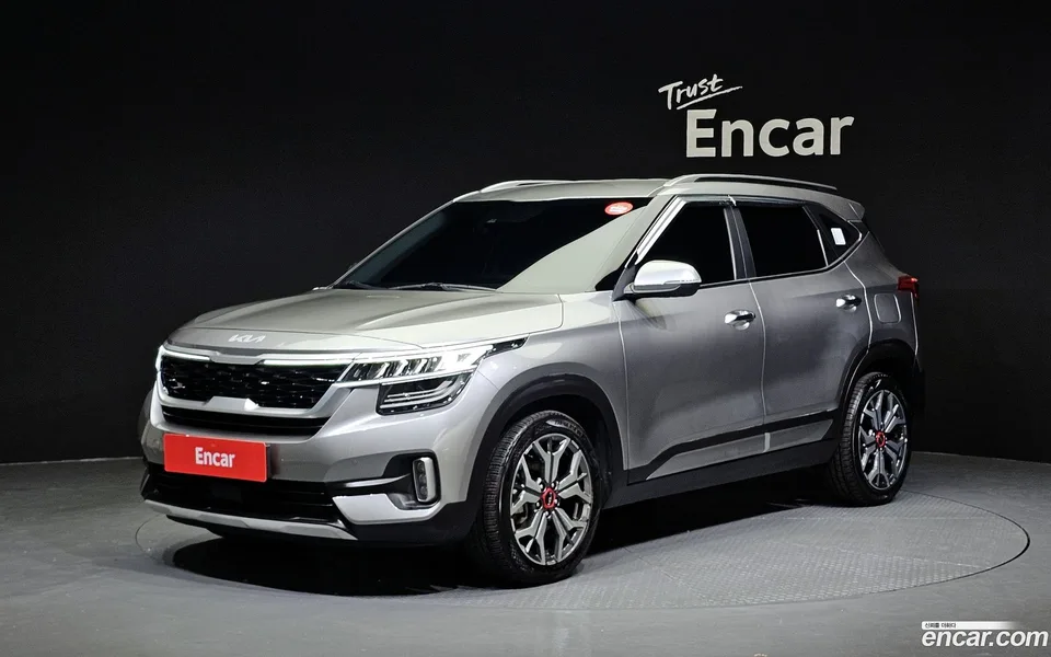 Kia Seltos 1.6 2WD 2022 — фото 1, купить с доставкой в Москву