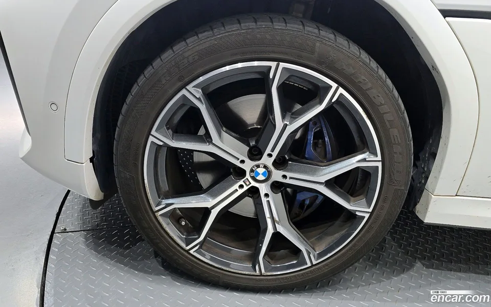 BMW X6 xDrive40i M 2023 — миниатюра 5
