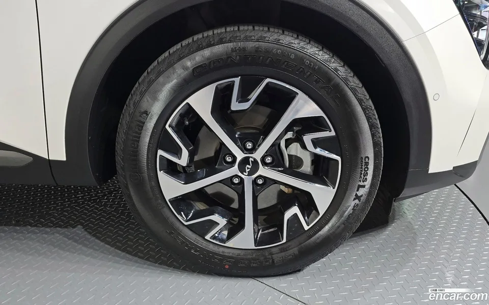 Kia Sportage Hybrid 2WD 2023 — миниатюра 5