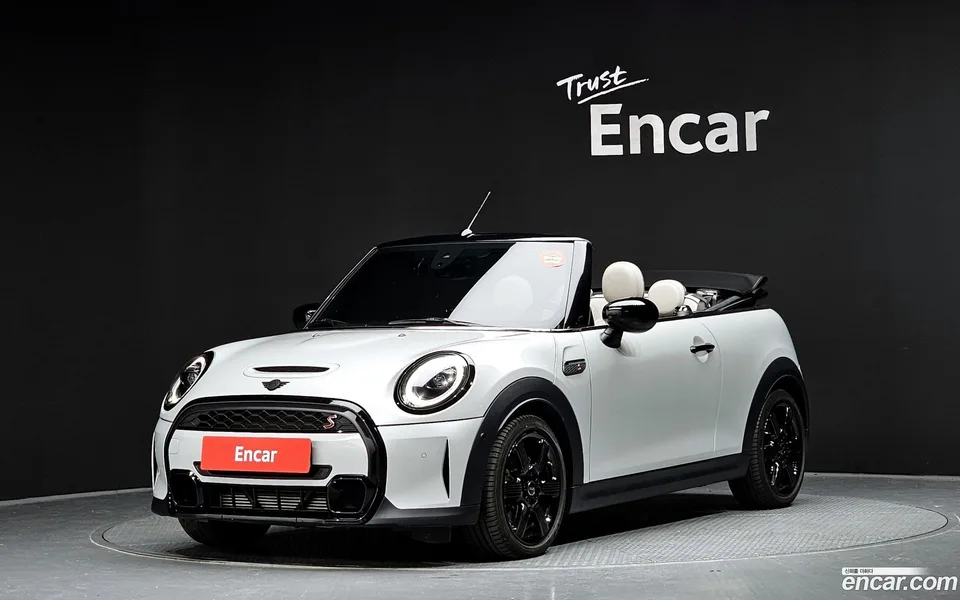 MINI Cooper S Convertible 2022 — фото 1, купить с доставкой в Москву