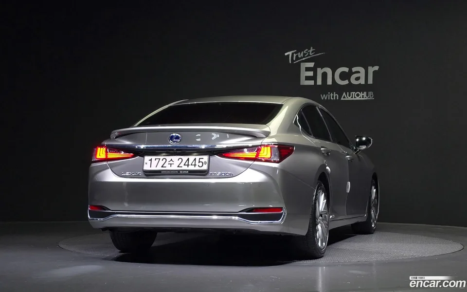 Lexus ES 300h 2022 — миниатюра 4
