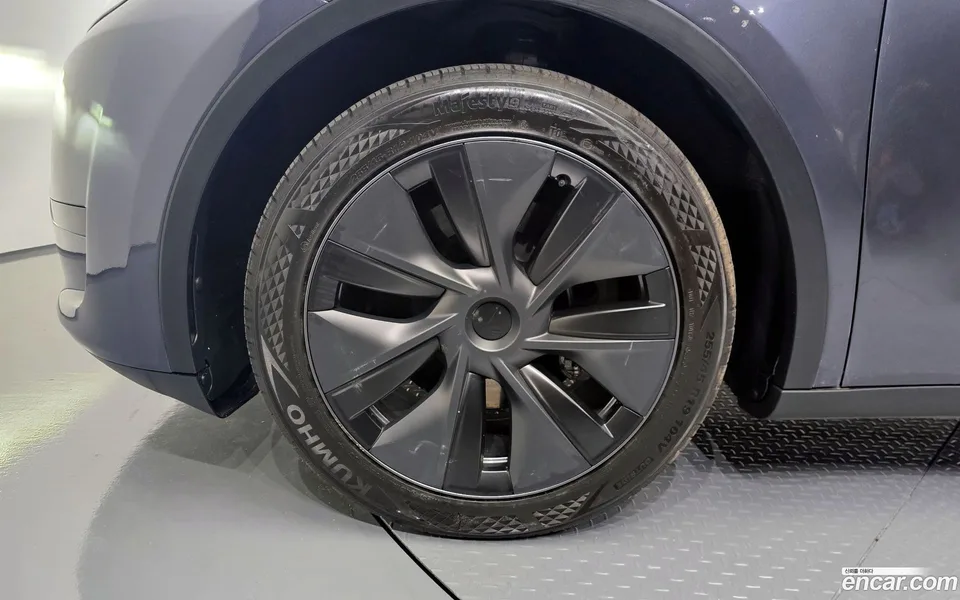 Tesla Model Y RWD 2024 — миниатюра 5