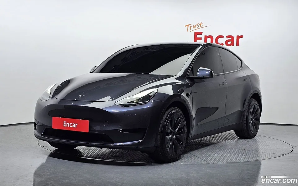 Tesla Model Y RWD 2024 — фото 1, купить с доставкой в Москву