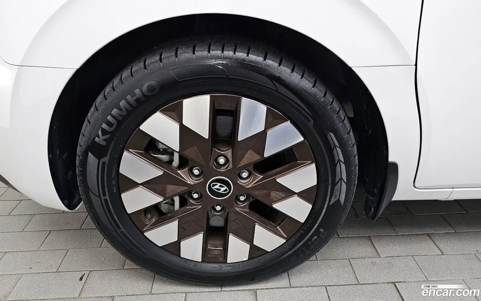 Hyundai Staria 2WD 2024 — миниатюра 5