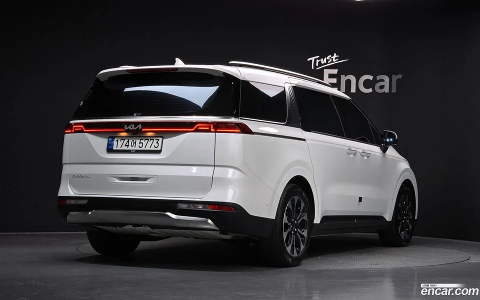 Kia Carnival 7 2023 — миниатюра 2