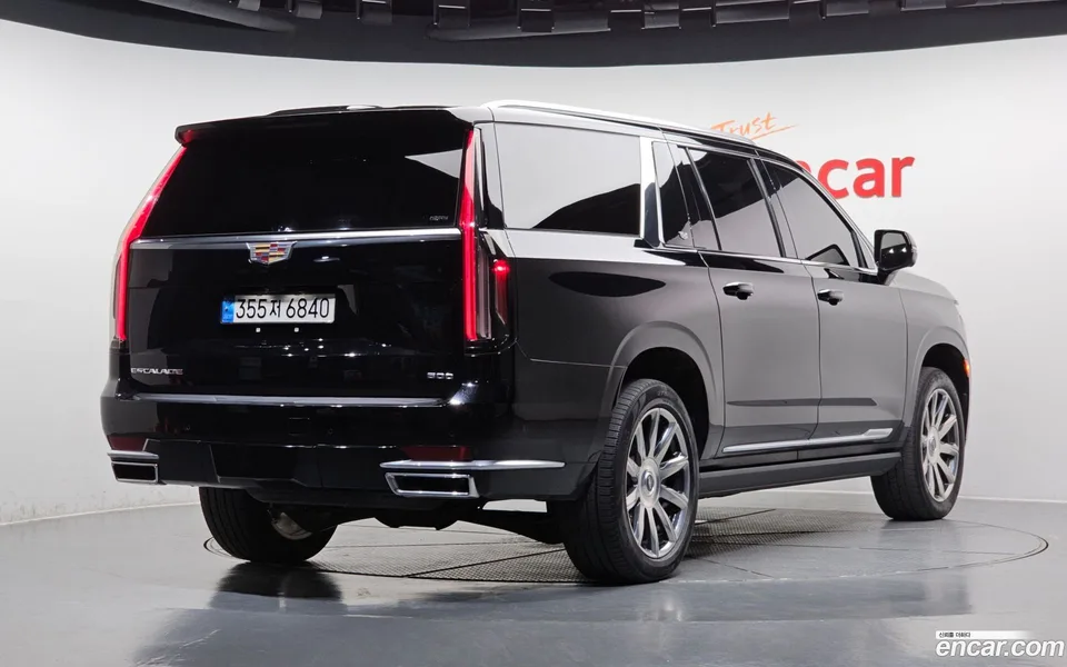 Cadillac Escalade 6.2 ESV 2022 — миниатюра 2