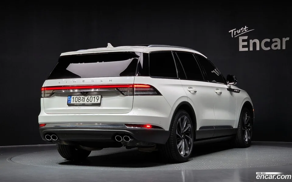 Lincoln Aviator 3.0 AWD 2023 — миниатюра 2