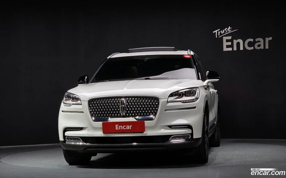 Lincoln Aviator 3.0 AWD 2023 — миниатюра 3