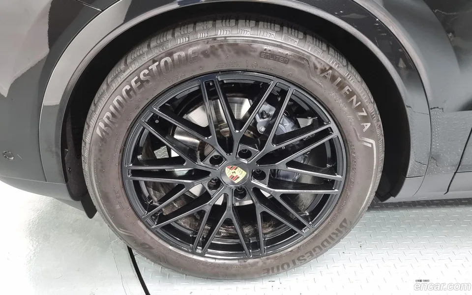 Porsche Cayenne 3.0 2024 — миниатюра 5