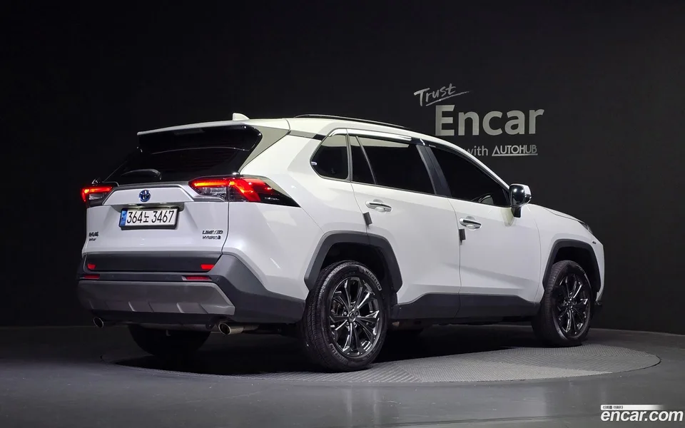 Toyota RAV4 2.5 4WD LTD 2023 — миниатюра 2