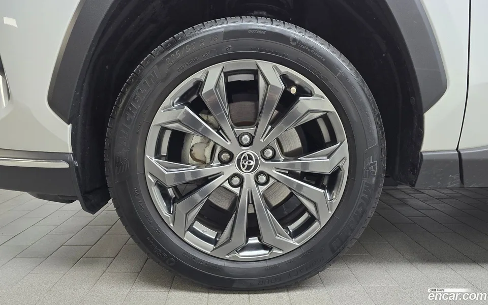 Toyota RAV4 2.5 4WD LTD 2023 — миниатюра 5