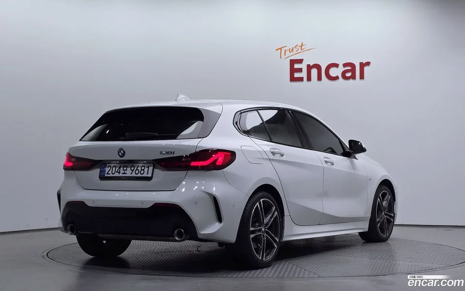 BMW 1 Series 120i M 2024 — миниатюра 2