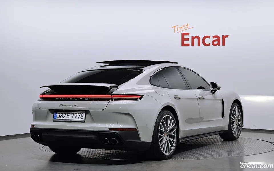Porsche Panamera (976) 2.9 AWD E- 2024 — миниатюра 2