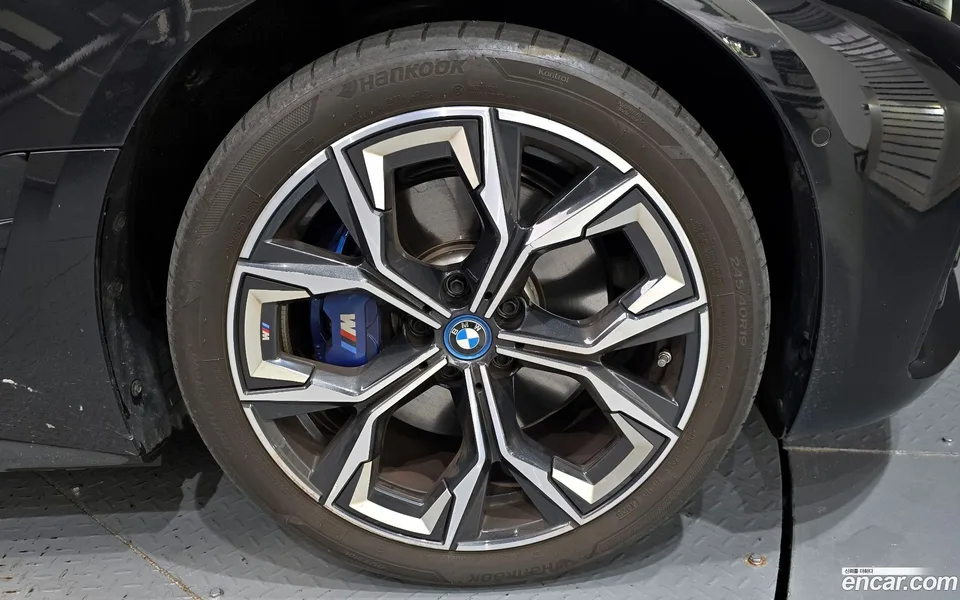 BMW i4 eDrive40 M 2024 — миниатюра 5
