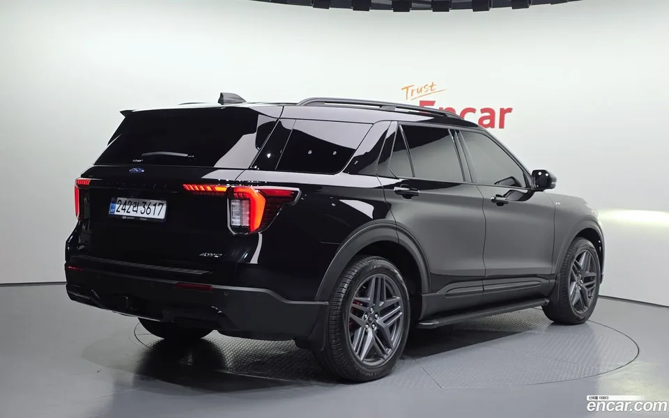 Ford Explorer 2.3 ST- 4WD 2025 — миниатюра 2