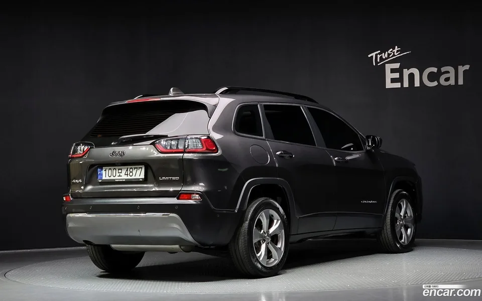 Jeep Cherokee 2.4 AWD 2022 — миниатюра 2