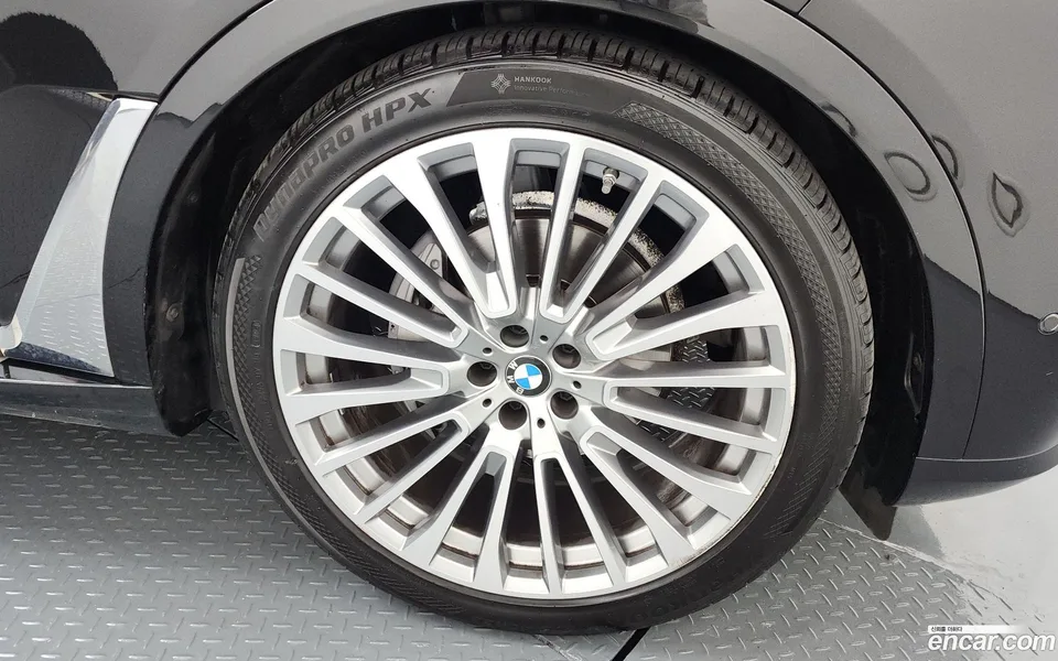 BMW X7 xDrive 40i 7 2023 — миниатюра 5