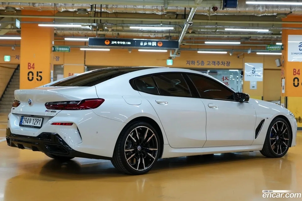 BMW 8 Series M850i xDrive 2023 — миниатюра 2
