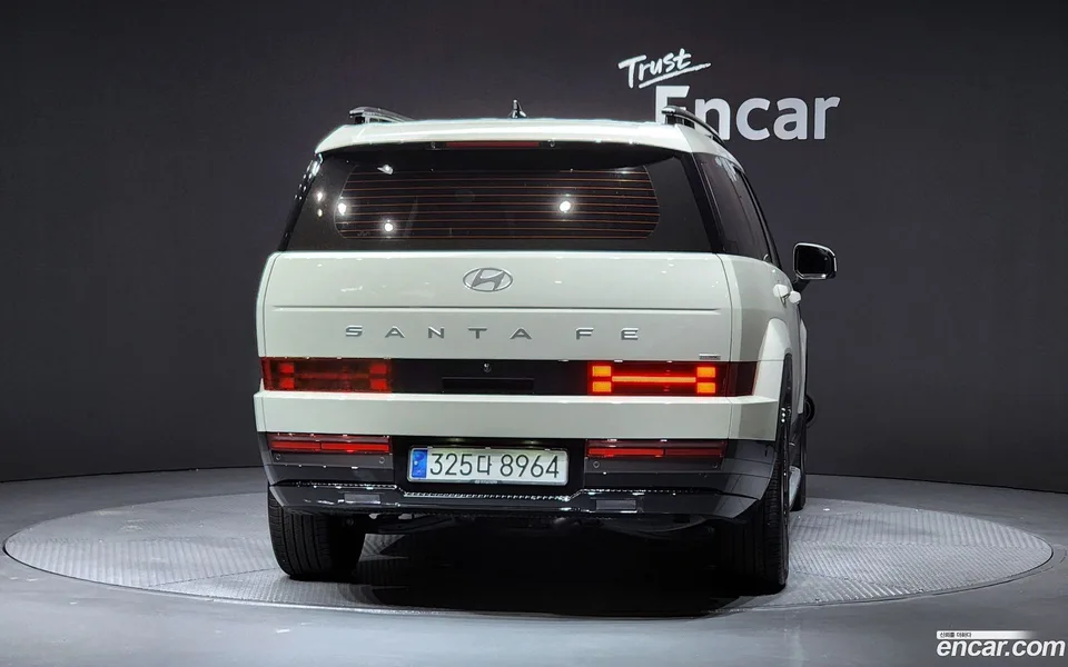 Hyundai Santa Fe HEV 1.6 4WD 2023 — миниатюра 4